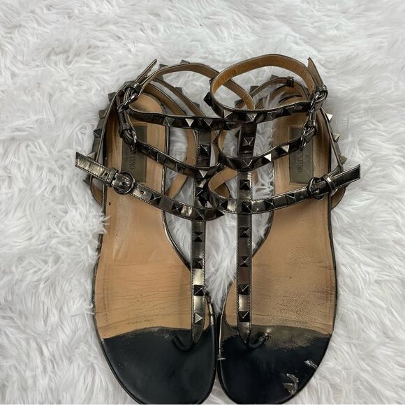 Valentino Garavani Rockstud Ankle Strap Gladiator Leather Thong Sandals - Picture 5 of 14
